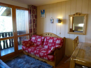 Appartement 5 personnes à 50m des pistes avec balcon, parking et option Wi-Fi - FR-1-514-24